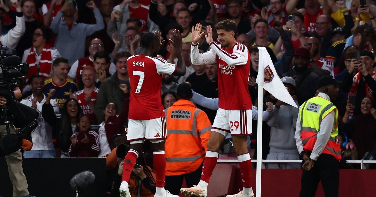 Arsenal em campo pela Premier League, competicao em que Gabriel Jesus se destaca