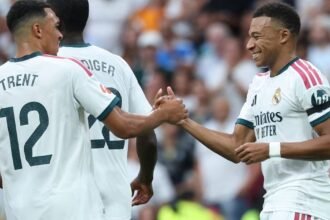 Mbappe comemora gol do Real Madrid na goleada sobre o Malaga pela La Liga