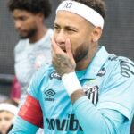 Neymar em ação no clássico entre Corinthians e Santos pelo Brasileirão 2026