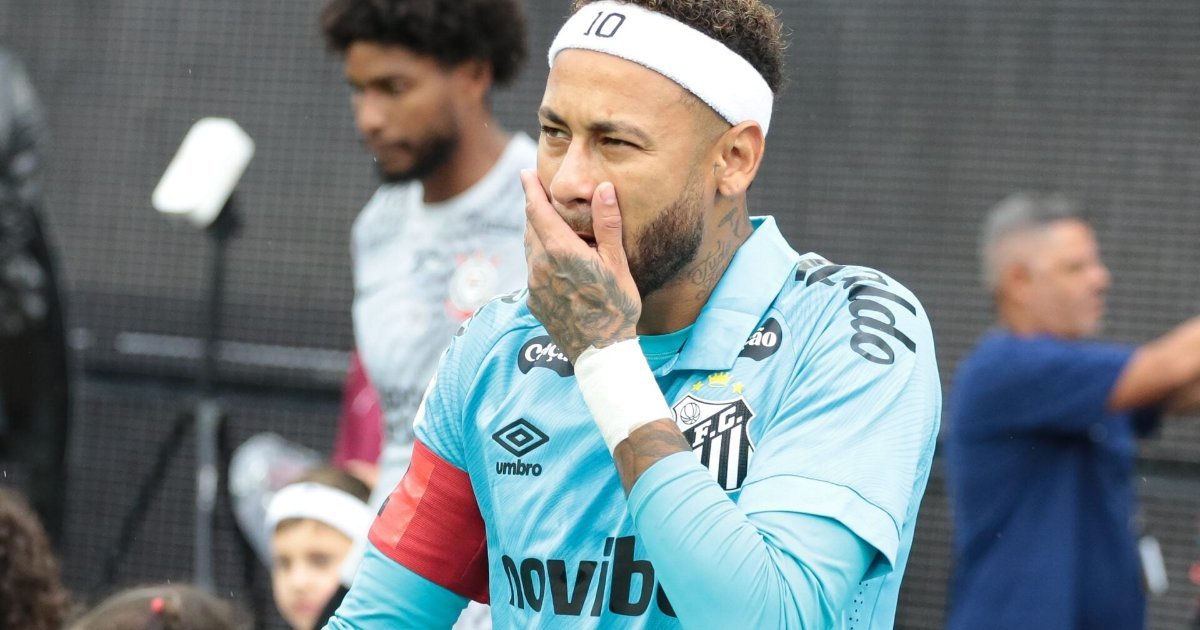 Neymar em ação no clássico entre Corinthians e Santos pelo Brasileirão 2026