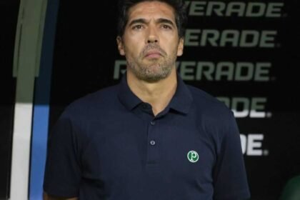 Abel Ferreira, técnico do Palmeiras, suspenso por dois jogos pelo STJD no Brasileirão