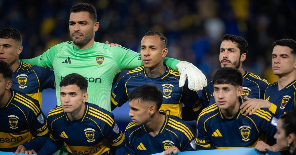 Time do Boca Juniors perfilado antes de partida pela Copa Sul-Americana diante do Sao Paulo