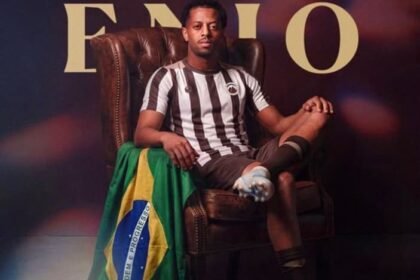 Ênio, atacante que deixou a Chapecoense para jogar no futebol saudita