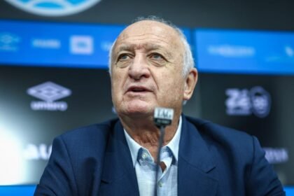 Felipão no Grêmio durante apresentação no clube gaúcho