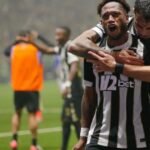 Fred comemora gol do Atletico-MG na virada sobre o Cruzeiro pela Copa do Brasil