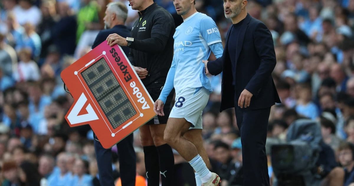 Jack Grealish observado pela comissão do Manchester City antes de retornar ao Everton