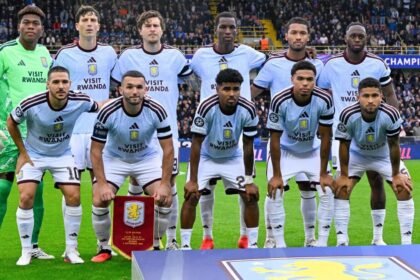 Joao Gomes em campo pelo Aston Villa na estreia da Champions League contra o Club Brugge