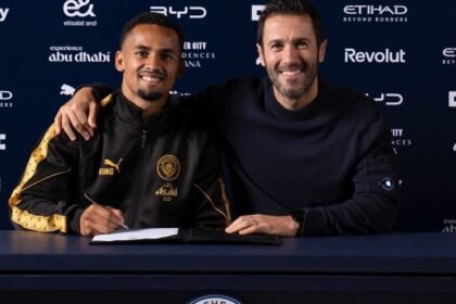 Atacante senegalês Ndiaye anunciado como novo reforço do Manchester City na reta final da janela