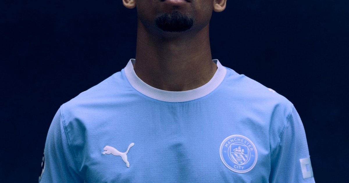 Ndiaye posa como novo jogador do Manchester City após acerto com Pep Guardiola