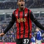 Atacante brasileiro Rayan em acao pelo Bournemouth na Copa da Liga Inglesa