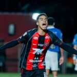 Rene comemora gol do Vitoria contra o Gremio pela 26a rodada do Brasileirao
